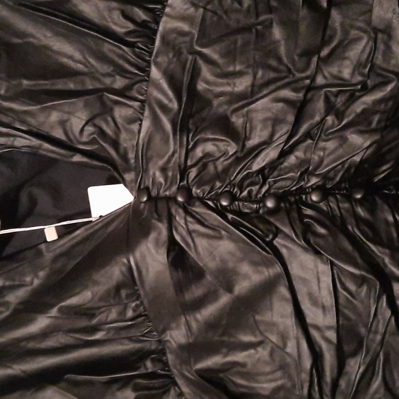 A WOMAN  LONGSELVE TOP - Picture 6 of 8